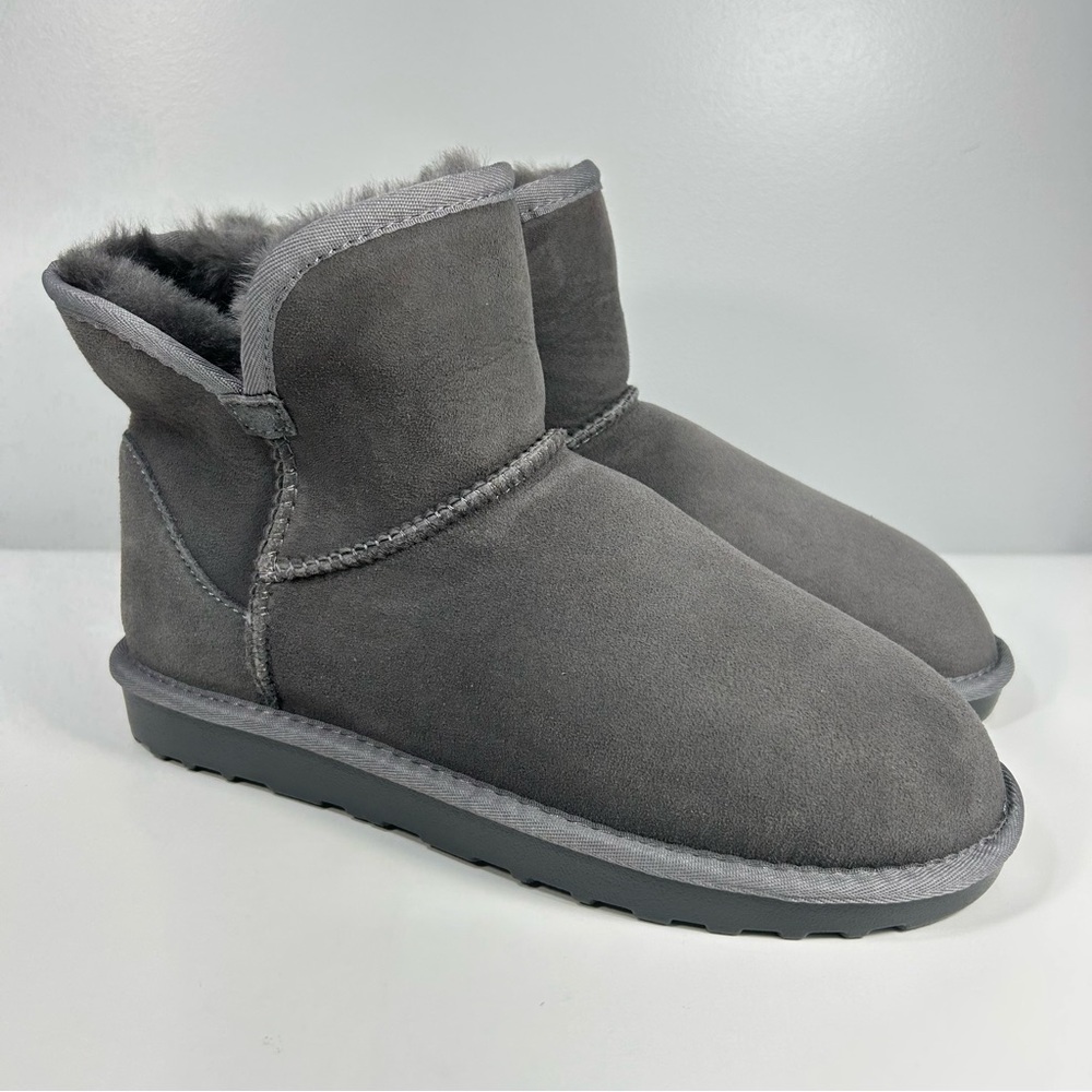 Brand NEW Kirkland Signature Suede Shearling Lined Winter Boots; Women’s Size 8